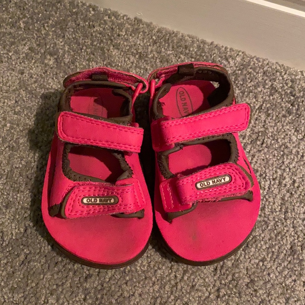 GUC Old Navy Kid’s Sandals size 8